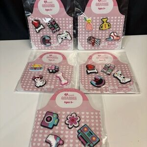 Case Total Girl Charms crocs Shoes- Gaming Sports Dogs Lot Of 40 New